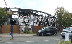 L'école de cirque après l'incendie en marge des violences à Chanteloup-les-Vignes, le 3 novembre 2019.