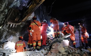 Le séisme de magnitude 6 qui a frappé la Chine lundi 17 juin a détruit de nombreuses habitations.