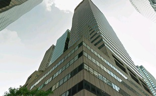 Vue du gratte-ciel au 650 5e avenue de New York
