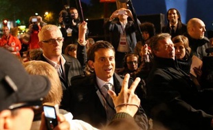 "Pour gouverner, il faut une majorité nette. J'en appelle à la mobilisation de tous ceux qui veulent le changement", a dit Manuel Valls, le directeur de la communication de François Hollande, sur Europe 1. "Le président de la République a besoin d'une majorité. Vous vous rendez compte? Une cohabitation au mois de juin, cela n'aurait aucun sens", a-t-il poursuivi.