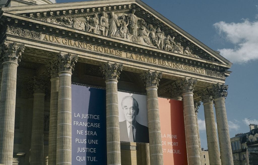 Robert Badinter au Panthéon : Veillée funèbre, artistes, textes... Comment va se dérouler la cérémonie d'entrée ce jeudi ?