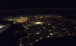 Vue depuis l'espace de la Bretagne et de la France. Photo prise par l'astronaute français Thomas Pesquet.