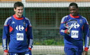 Hugo Lloris et Steve Mandanda, le 11 juin 2010 à Tignes.