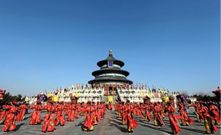Les cérémonies du Nouvel An à Pékin, hier. L'année du Dragon est considérée comme la plus propice pour les chinois.