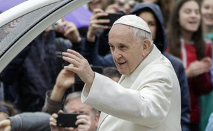 Le pape François sur la place Saint-Pierre le 4 avril 2018.
