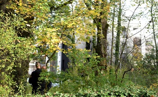 Plusieurs véhicules ont été détruits par un incendie volontaire à la gendarmerie de Meylan (Isère) en 2017