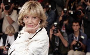 Jeanne Moreau prend la pose au Festival de Cannes en 2005.