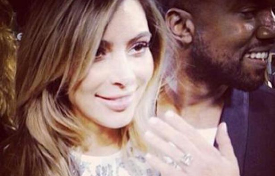 La le on de selfie de Kim Kardashian Sandra Bullock seule et