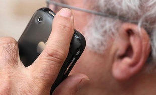 Illustration sur la nocivité des téléphones portables sur la santé.