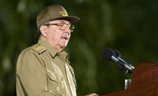 Le président cubain Raul Castro a assuré que la révolution communiste lancée il y a 50 ans à Cuba par son frère Fidel n'avait pas échoué comme l'estiment les Etats-Unis, mais a annoncé de nouveaux temps durs pour les Cubains.
