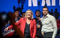En meeting à Bordeaux, Bardella et Le Pen donnent peu de sursis à Lecornu