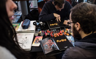 Au Comic Con ou à Quai des Bulles, les lecteurs et lectrices de BD peuvent rencontrer les auteurs.