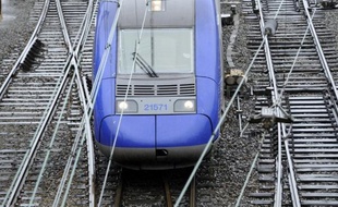 La direction de la SNCF en Midi-Pyrénées, qui fait face à une grève des conducteurs de train le lundi depuis le 26 novembre, prévoit une nouvelle amélioration du service des trains express régionaux (TER) ce lundi avec environ 70% du trafic normal, complété par des cars de substitution.