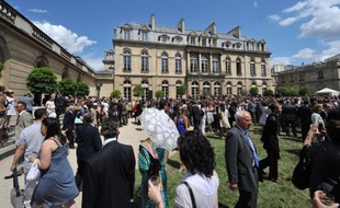 François Hollande n'entend pas renouer avec la traditionnelle "garden party" de l'Elysée le 14 juillet, supprimée en 2010 par l'ex-président Nicolas Sarkozy pour cause de crise économique, a indiqué mardi une source à l'Elysée.