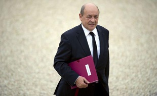 Le ministre de la Défense, Jean-Yves Le Drian, se rend vendredi à Washington, où il doit notamment s'entretenir samedi avec son homologue américain Léon Panetta pour préparer le sommet de l'Otan de Chicago, a-t-on appris dans son entourage.