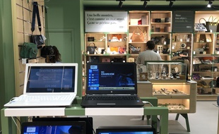 Intérieur du magasin Everso à Paris.