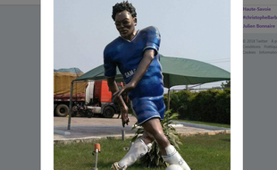 La statue de Michaël Essien au Ghana.