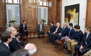 Bachar al-Assad a rencontré cinq députés de droites dimanche 27 mars à Damas.