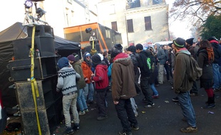 Illustration d'une free-party en Bretagne. Ici à Pont-Réan le 8 décembre 2013.