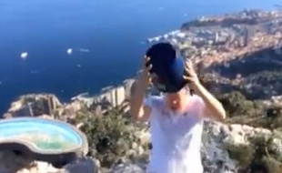Capture d'écran de l'Ice Bucket Challenge du Prince Albert de Monaco, nommant François Hollande.