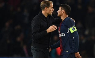 Tuchel félicite Thiago Silva après la victoire face à Lille début novembre.