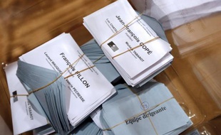 Le vote des adhérents pour désigner un nouveau président à l'UMP a tourné à la foire d'empoigne dimanche, Jean-François Copé et François Fillon revendiquant chacun la victoire tandis que la commission interne chargée de valider le scrutin s'est dit dans la nuit incapable d'annoncer qui avait gagné.
