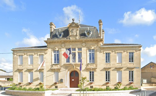 La mairie de Rions en Gironde.