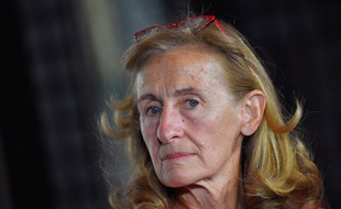 La garde des sceaux, Nicole Belloubet, est assignée en justice par des avocats qui réclament le démontage des box vitrés.