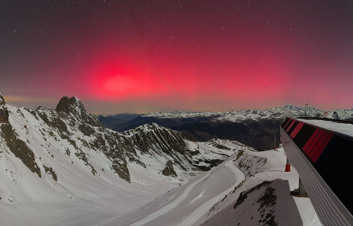 De la Vendée à l'Alsace, de magnifiques aurores boréales ont illuminé le ciel cette nuit (et ce n'est pas fini)