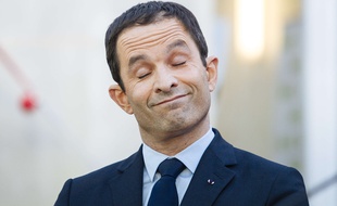 Benoît Hamon, le candidat du PS à la présidentielle, lors d'une cérémonie d'hommage à Henri Emmanuelli, le 27 mars à Paris.