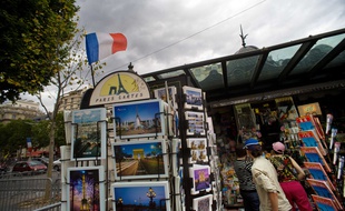 Kiosque parisien, Illustration.