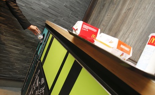 Un restaurant McDonald's. Archives.