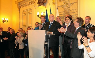Le maire sortant Jean-Claude Gaudin (UMP) a été réélu maire dimanche soir. Il dispose d'une majorité absolue.