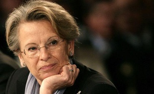 Michèle ALLIOT-MARIE
Garde des Sceaux, ministre de la Justice et des Libertés.