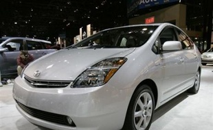 Les écrans plats contiennent de l'indium, les téléphones mobiles du gallium, les fibres optiques de l'antimoine, les ordinateurs portables du tantale... Et le véhicule hybride (la Prius) du constructeur automobile Toyota, regorge de cobalt.