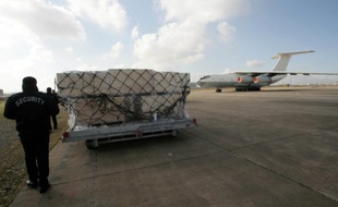 Un avion du PAM qui doit distribuer de l'aide humanitaire en Syrie, le 15 décembre 2013.