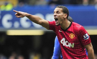 Manchester United peut tuer le suspense dans la course au titre lors du derby face à Manchester City à Old Trafford, tout en effaçant le souvenir de l'humiliation subie l'an passé.