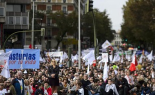Des manifestants anti-avortement dans les rues de Madrid le 22 septembre 2014