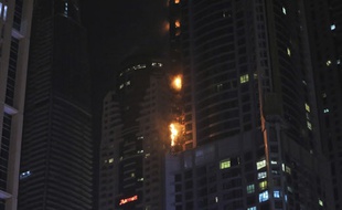La Torch Tower à Dubaï a été ravagée par les flammes.