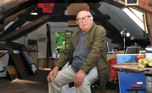 Jacques Dessange y évoque les relations "exécrables" qu'il entretient avec Benjamin, 44 ans, né de son premier mariage. "Il m'a toujours détesté", contrairement à son frère aîné Cyril, estime-t-il.