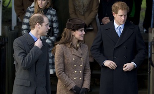 Kate Middleton, entouré des princes William et Harry, le 24 décembre 2014.