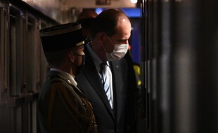 Jean Castex à bord du train de nuit Paris-Nice, le 20 mai 2021.