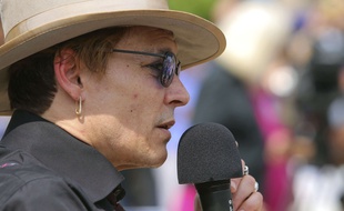 Johnny Depp va mieux et voit des filles
