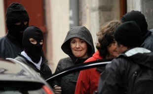 De 400 à 800 manifestants, selon la police ou les organisateurs, ont dénoncé samedi à Saint-Jean-Pied-de-Port (Pyrénées-Atlantiques) les arrestations cette semaine de trois militants basques français et espagnols, a constaté une correspondante de l'AFP.