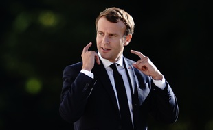 Emmanuel Macron a félicité les lauréats du bac via un réseau social prisé des jeunes.