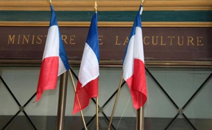 La justice abaisse à 16 ans l'interdiction du documentaire controversé sur l'islam radical "Salafistes" que le ministère de la Culture avait interdit aux moins de 18 ans