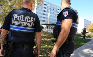A vélo, les policiers municipaux ont pu intercepter une Porsche (illustration).