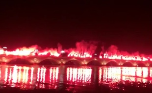 Le Pont de Pierre embrasé