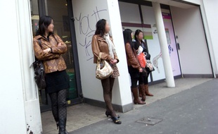 Depuis le 20 mai, les prostitués chinoises de Belleville disent faire face à une recrudescence des contrôles policiers, accompagnée parfois d’abus et d’humiliations.