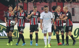 Francfort prend une option pour la qualif' contre Strasbourg.